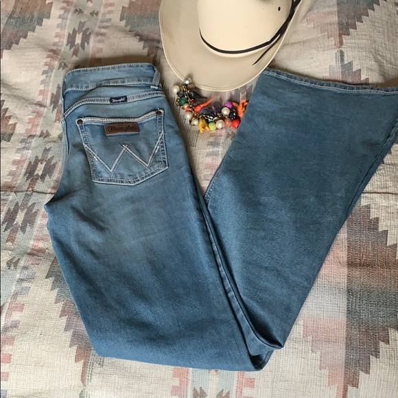 Wrangler Denim - Amazing Wrangler high waist, flare leg jeans